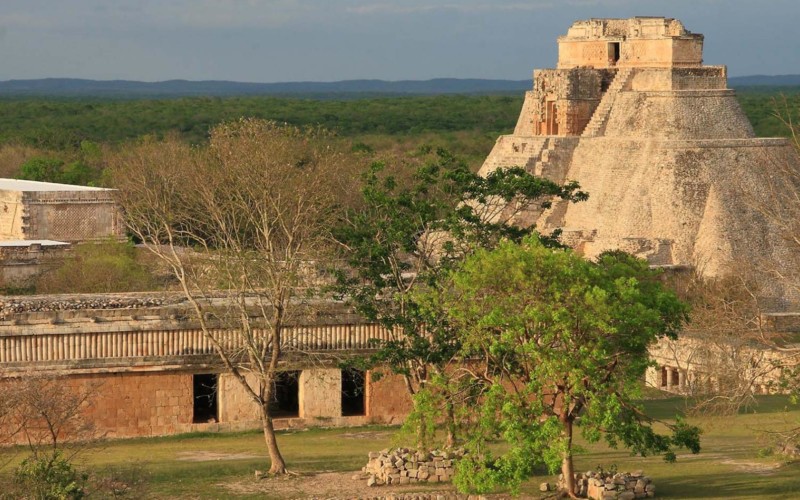 https://yucatan.travel/wp-content/uploads/2019/11/2102_estado_de_yucatan_regiones_principales_destinos_ruta_puuc_0-800x500.jpg