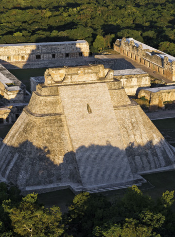 https://yucatan.travel/wp-content/uploads/2019/12/11.-Uxmal-360x487.jpg