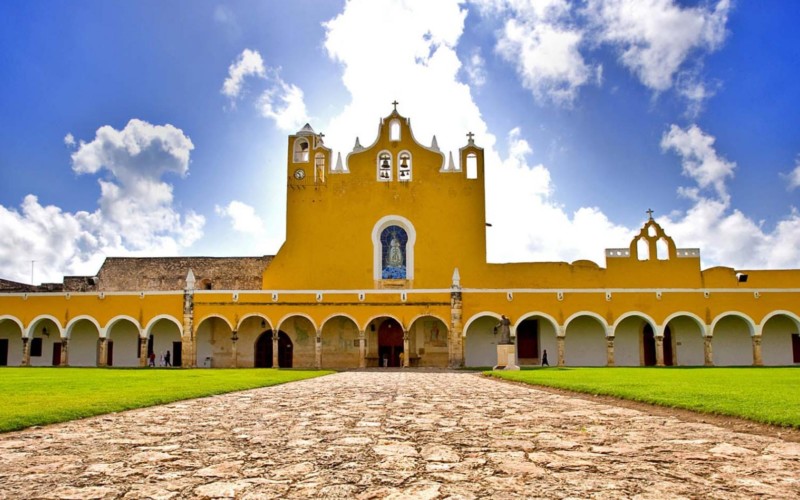 https://yucatan.travel/wp-content/uploads/2019/12/8293_VM_yucatan_izamal_001_0-800x500.jpg