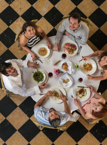 https://yucatan.travel/wp-content/uploads/2019/12/Gastronomía-Yucateca-scaled-360x487.jpg