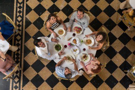 https://yucatan.travel/wp-content/uploads/2019/12/Gastronomía-Yucateca-scaled-450x300.jpg