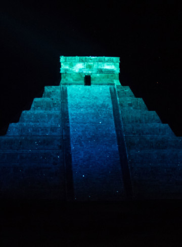 https://yucatan.travel/wp-content/uploads/2019/12/Noches-de-Kukulkán-Chichen-Itza-scaled-360x487.jpg