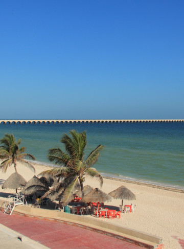 https://yucatan.travel/wp-content/uploads/2019/12/Progreso-MALECON-1346-2-360x487.jpg
