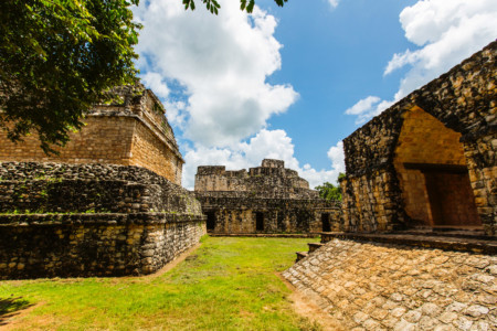 https://yucatan.travel/wp-content/uploads/2020/03/EkBalam02-450x300.jpg